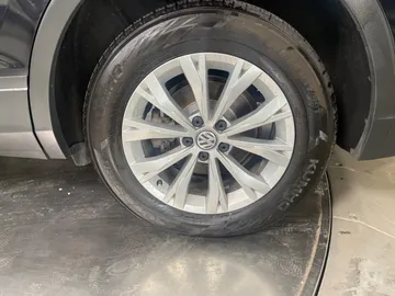 2019 Volkswagen Tiguan - image 6