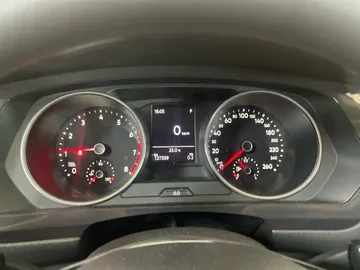 2019 Volkswagen Tiguan - image 15