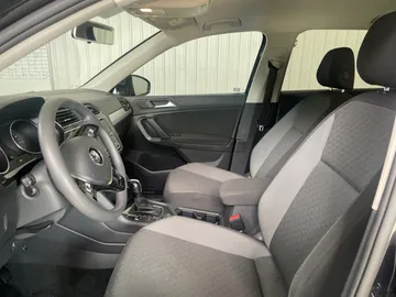 2019 Volkswagen Tiguan - image 3