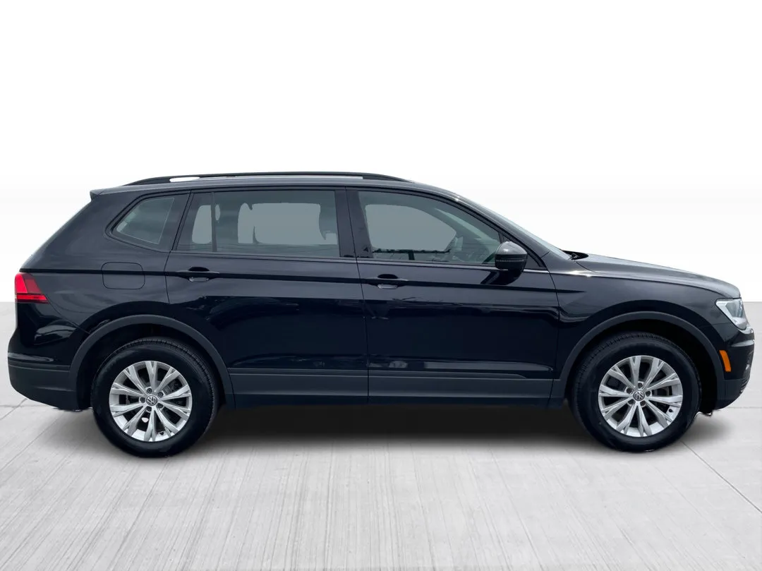 2020 Volkswagen Tiguan — photo 2