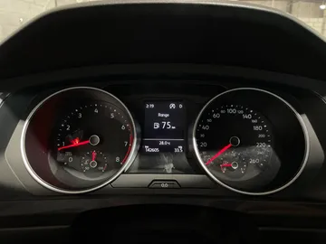 2020 Volkswagen Tiguan - image 16