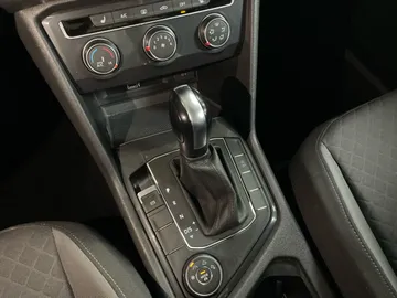2019 Volkswagen Tiguan - image 24