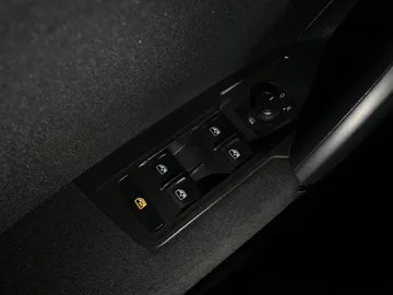 2019 Volkswagen Tiguan - image 21