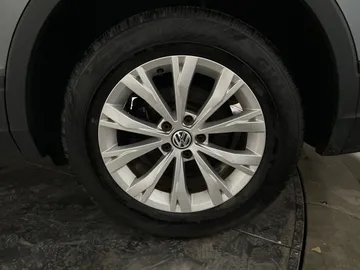 2019 Volkswagen Tiguan - image 6
