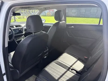 2022 Volkswagen Tiguan - image 6