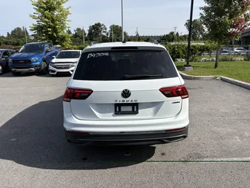 2022 Volkswagen Tiguan - image 4