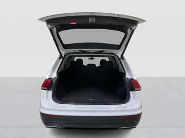 2021 Volkswagen Tiguan - image 14