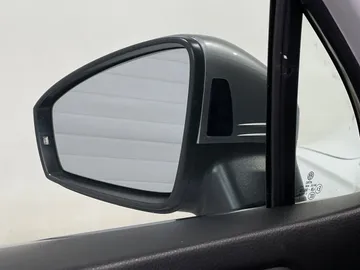 2021 Volkswagen Tiguan - image 20