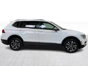 2021 Volkswagen Tiguan - image 2