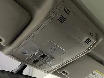 2021 Volkswagen Tiguan - image 17