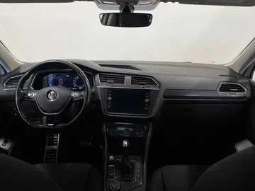 2021 Volkswagen Tiguan - image 4