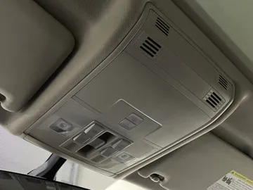 2021 Volkswagen Tiguan - image 17