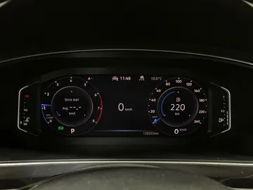 2021 Volkswagen Tiguan - image 18