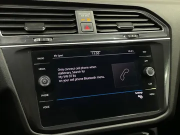 2021 Volkswagen Tiguan - image 25