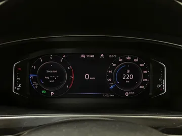 2021 Volkswagen Tiguan - image 18