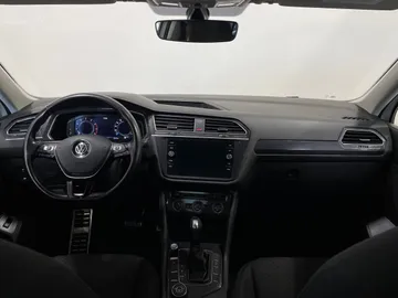 2021 Volkswagen Tiguan - image 4