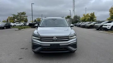 2024 Volkswagen Tiguan - image 2