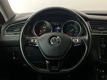 2019 Volkswagen Tiguan - image 18