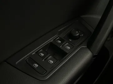 2019 Volkswagen Tiguan - image 26