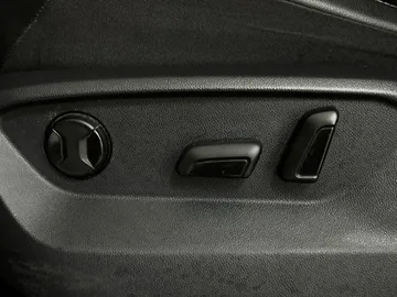 2019 Volkswagen Tiguan - image 19