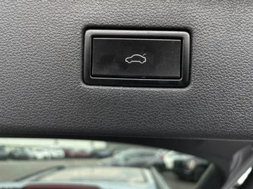 2020 Volkswagen Tiguan - image 20