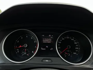 2020 Volkswagen Tiguan - image 17
