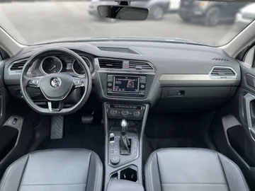 2020 Volkswagen Tiguan - image 4
