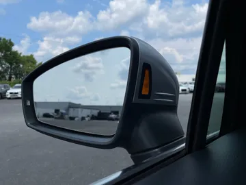 2020 Volkswagen Tiguan - image 19