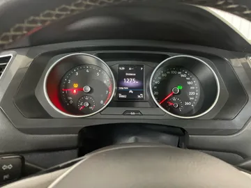 2021 Volkswagen Tiguan - image 18