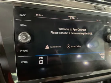 2021 Volkswagen Tiguan - image 8