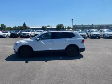 2018 Volkswagen Tiguan - image 4