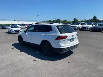 2018 Volkswagen Tiguan - image 6