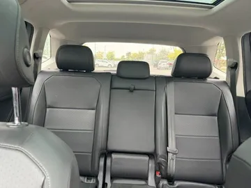 2020 Volkswagen Tiguan - image 9