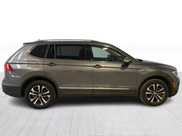 2021 Volkswagen Tiguan - image 2