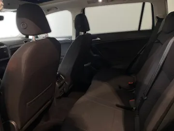 2021 Volkswagen Tiguan - image 16