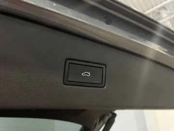 2021 Volkswagen Tiguan - image 22