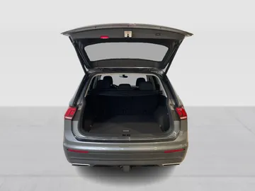 2021 Volkswagen Tiguan - image 14