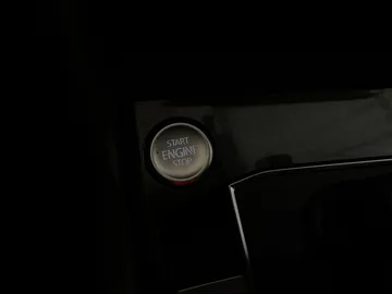 2021 Volkswagen Tiguan - image 26
