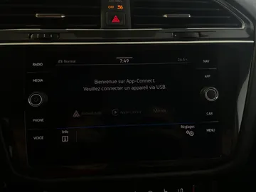 2021 Volkswagen Tiguan - image 8