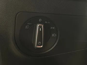 2021 Volkswagen Tiguan - image 20