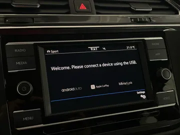 2020 Volkswagen Tiguan - image 8