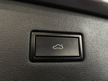 2020 Volkswagen Tiguan - image 22