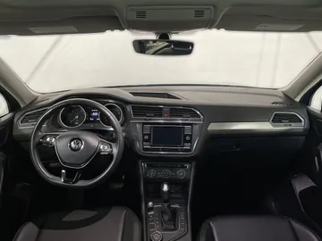 2020 Volkswagen Tiguan - image 4