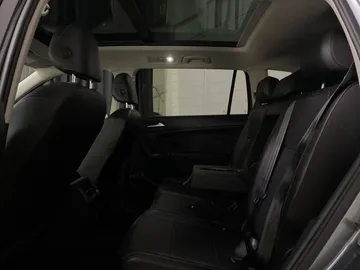 2020 Volkswagen Tiguan - image 16