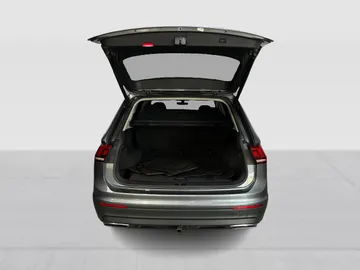 2020 Volkswagen Tiguan - image 14