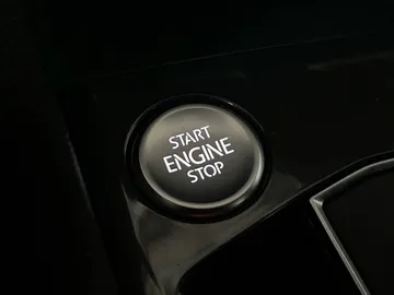 2020 Volkswagen Tiguan - image 25