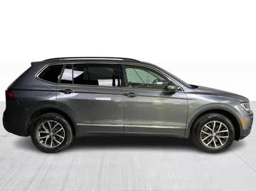 2020 Volkswagen Tiguan - image 2