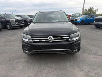2020 Volkswagen Tiguan - image 2