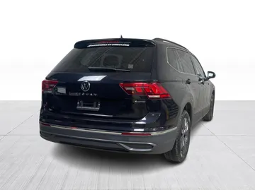 2022 Volkswagen Tiguan - image 15