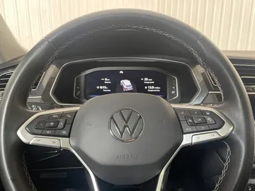 2022 Volkswagen Tiguan - image 19